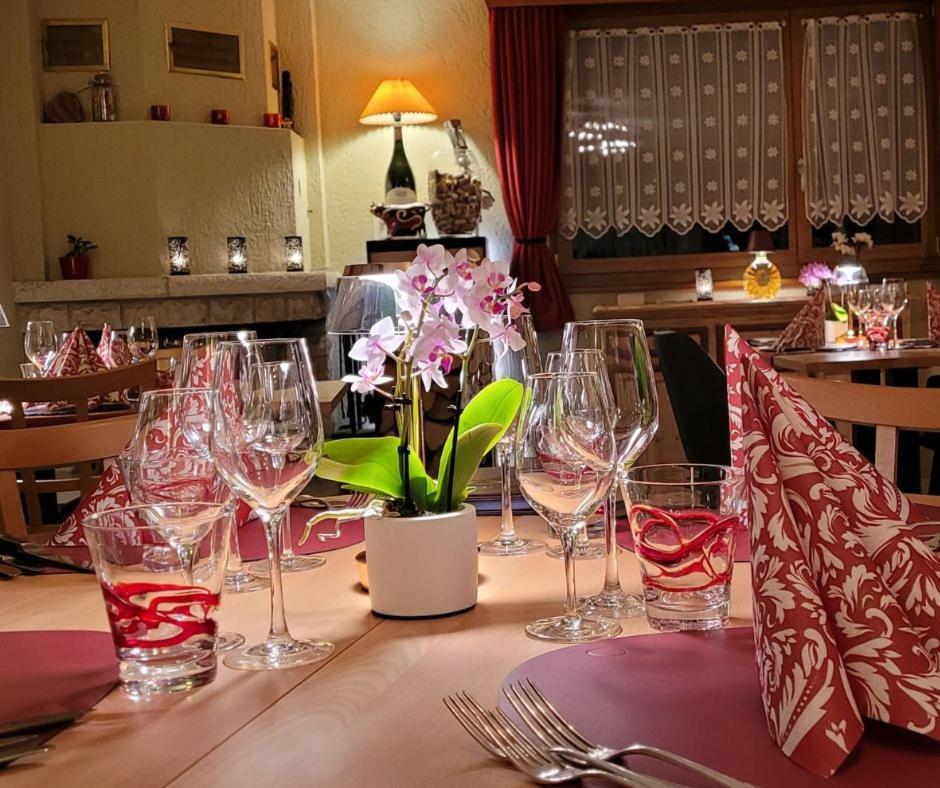 Reves Gourmands, Hotellerie & Gastronomie Vernayaz Ngoại thất bức ảnh