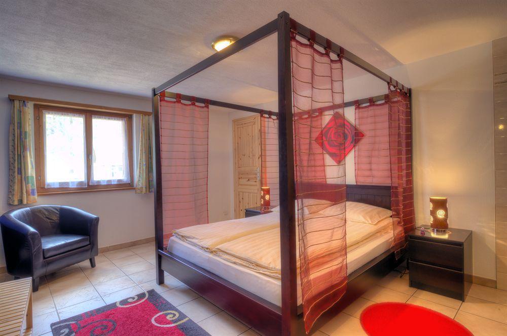 Reves Gourmands, Hotellerie & Gastronomie Vernayaz Ngoại thất bức ảnh