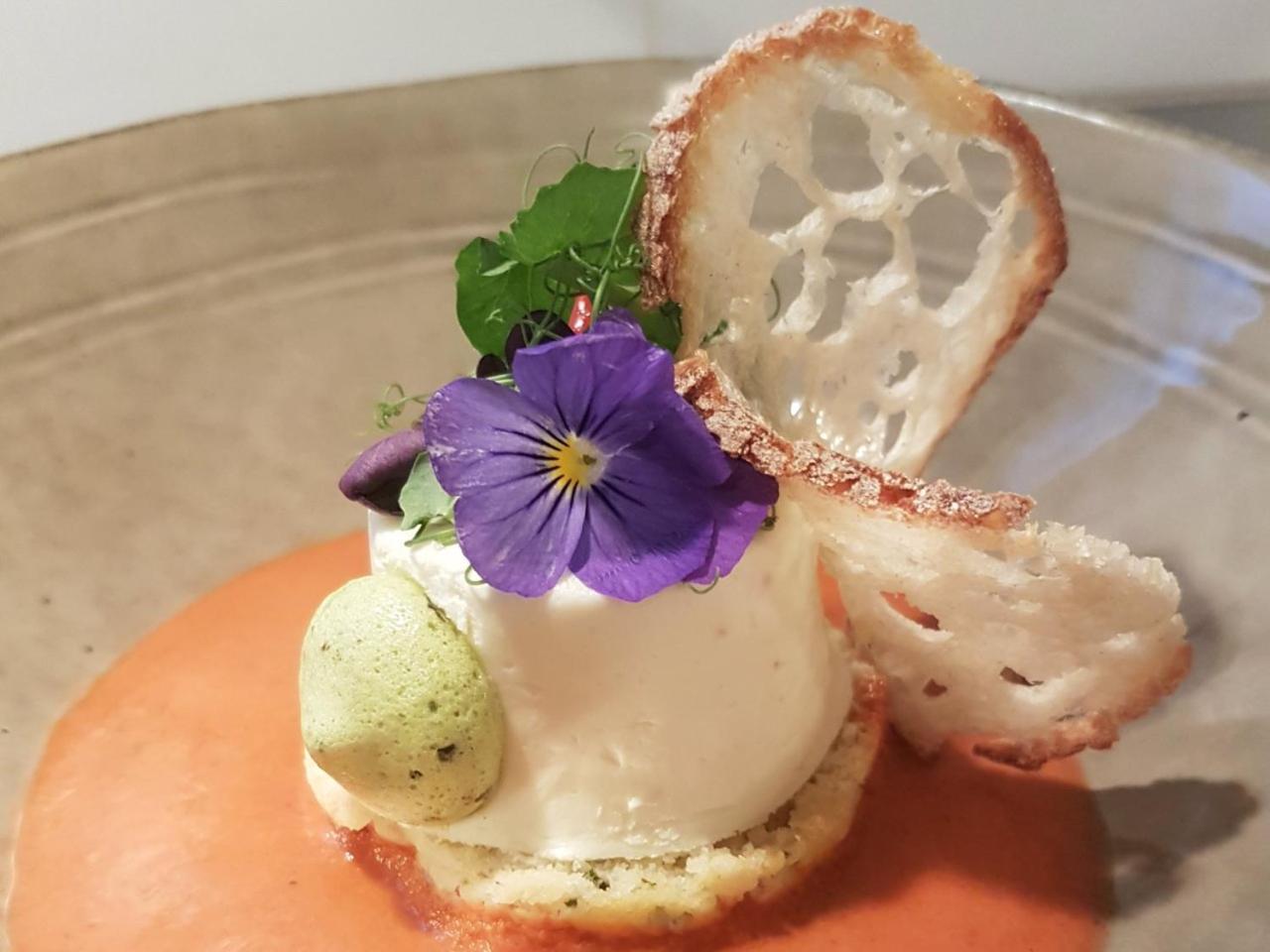 Reves Gourmands, Hotellerie & Gastronomie Vernayaz Ngoại thất bức ảnh