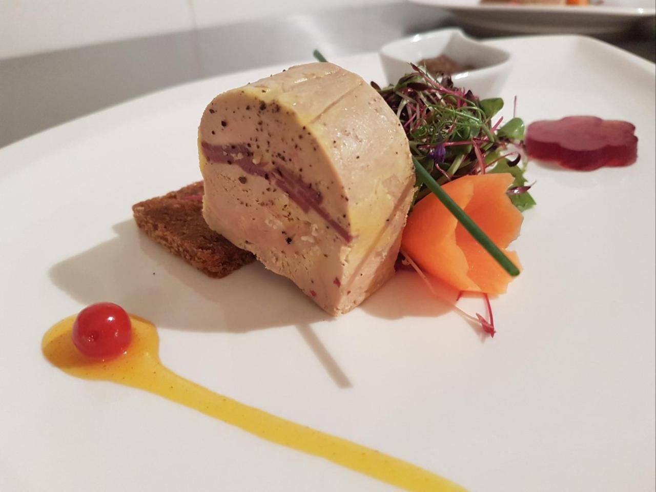 Reves Gourmands, Hotellerie & Gastronomie Vernayaz Ngoại thất bức ảnh