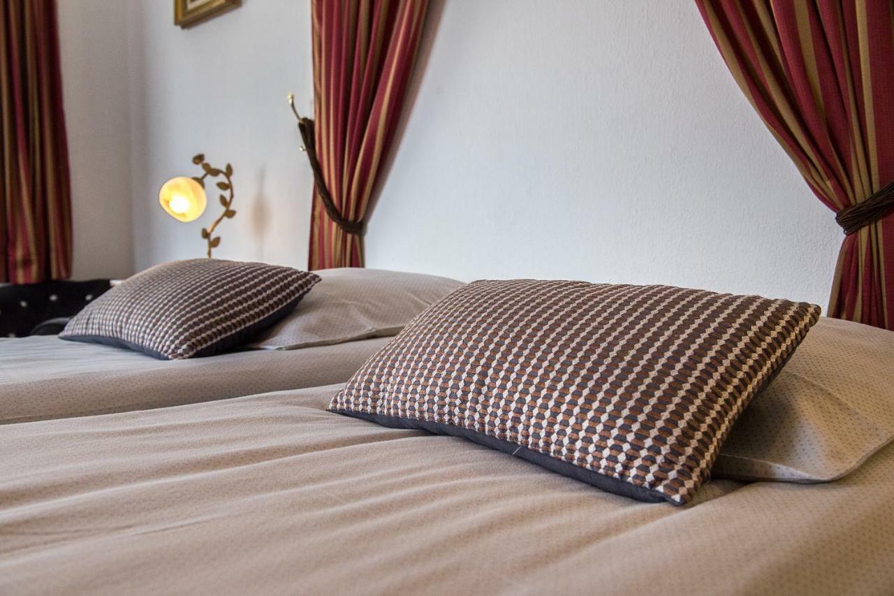 Reves Gourmands, Hotellerie & Gastronomie Vernayaz Ngoại thất bức ảnh